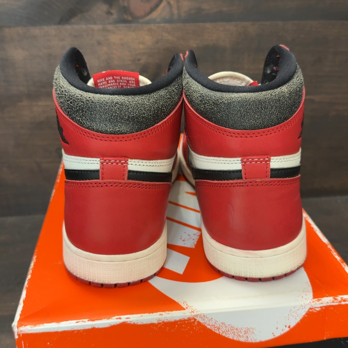 Jordan 1 Retro High OG Chicago Lost and Found - Image 5