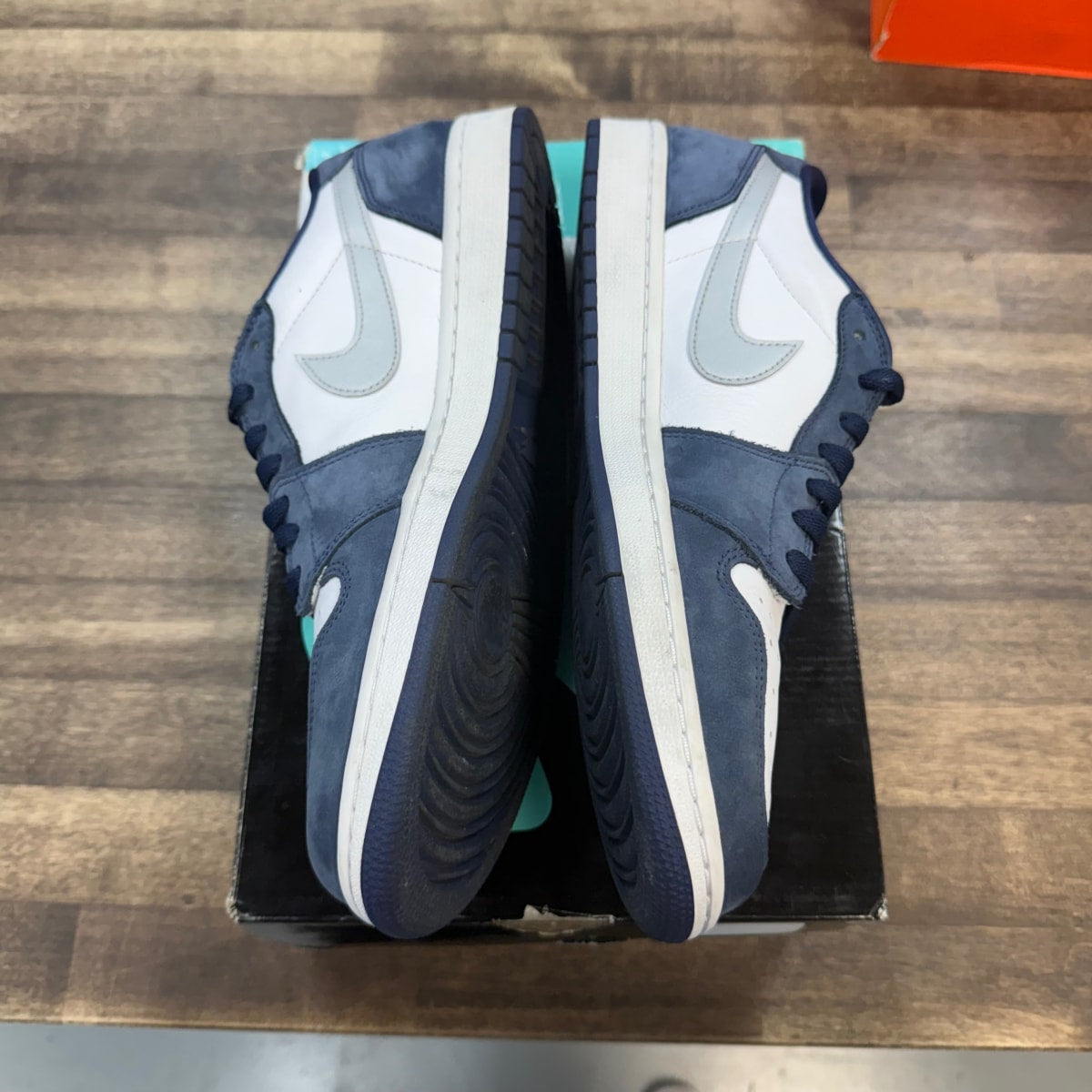 Jordan 1 Low SB Midnight Navy - Image 4