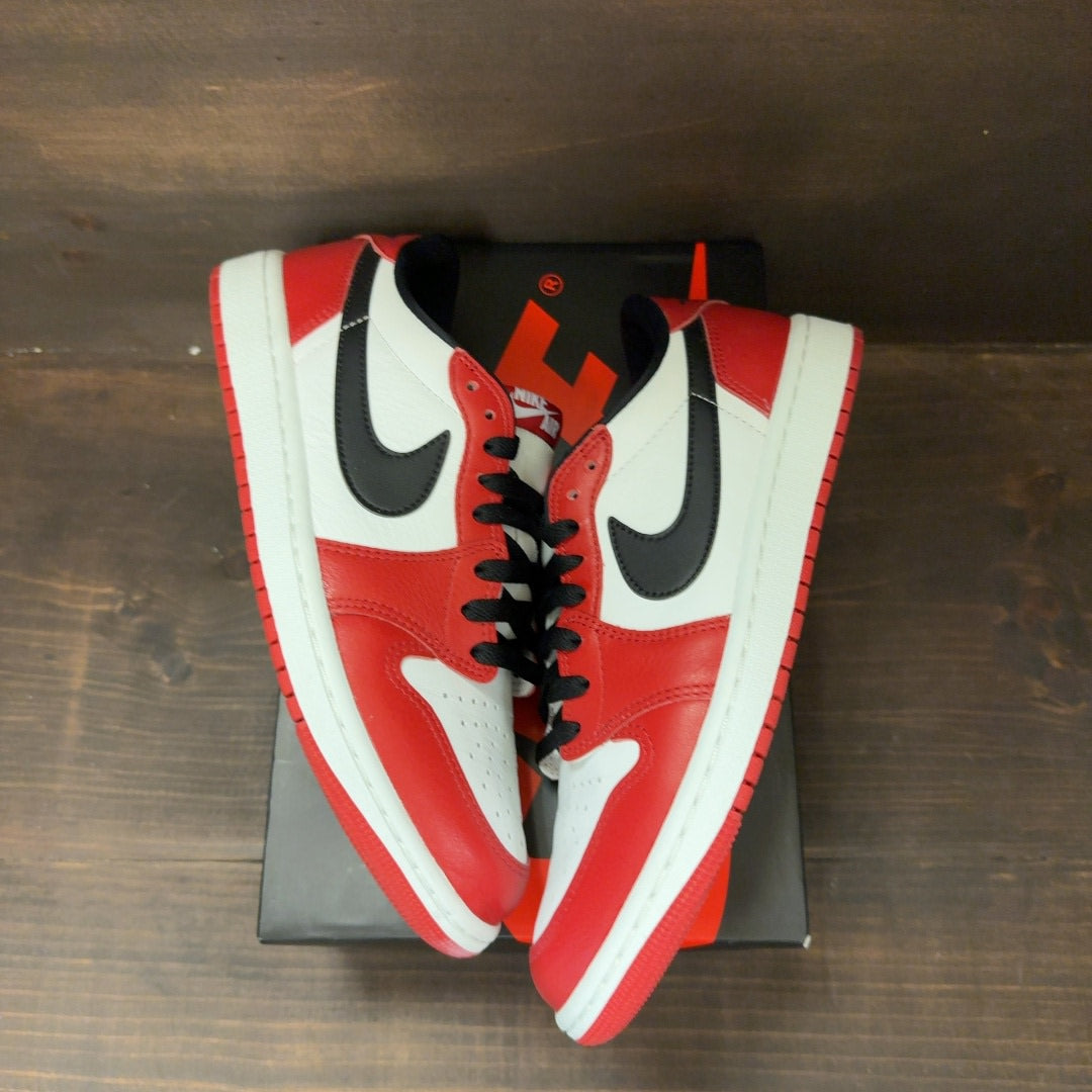 Jordan 1 Retro Low OG Chicago (2025) - Image 2