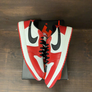 Jordan 1 Retro Low OG Chicago (2025) - Image 2