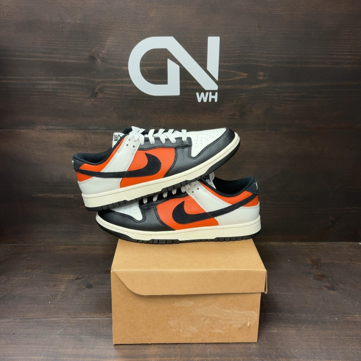 Nike Dunk Low Vintage Coral Size 9 (Pre-Owned) - Image 1