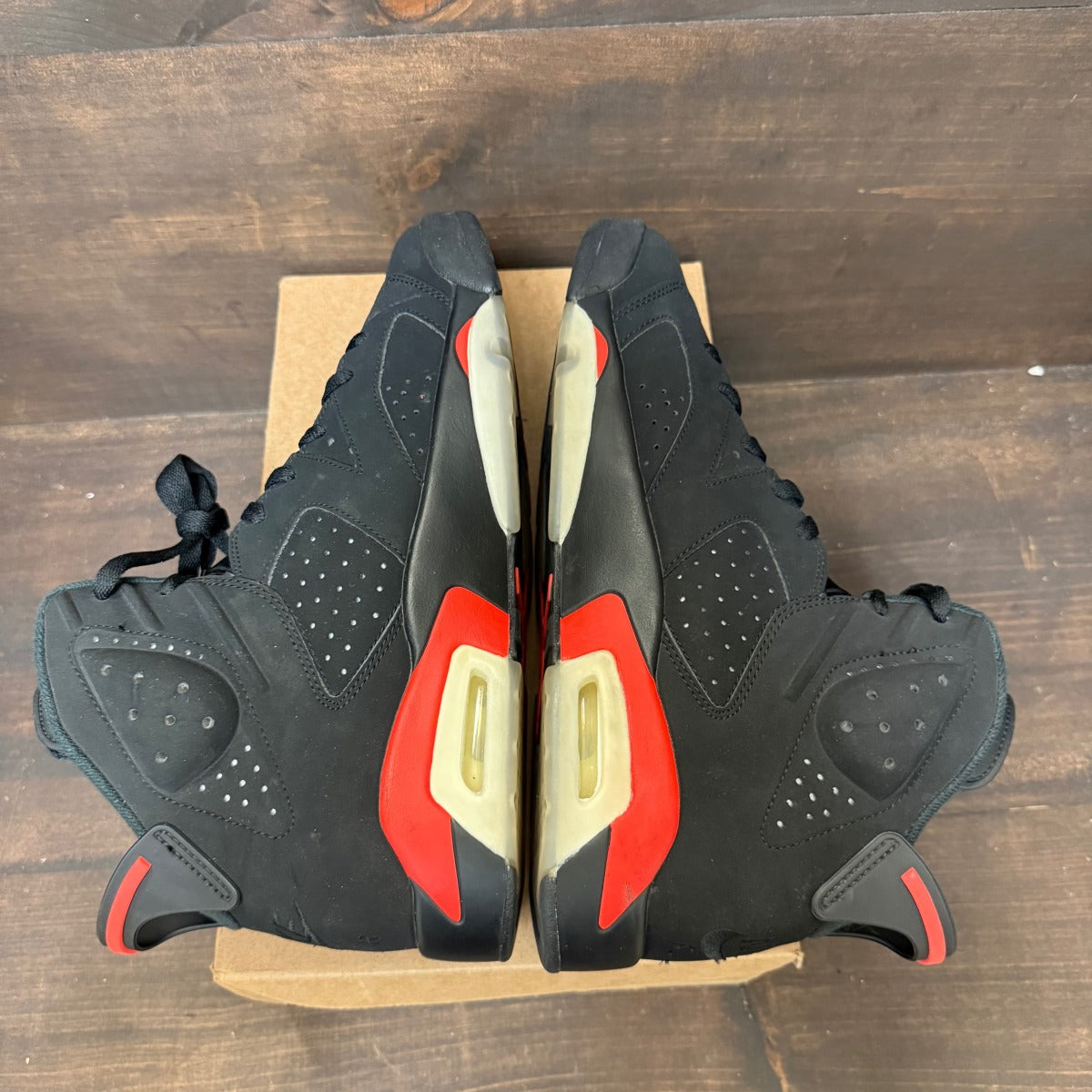 Jordan 6 Retro Black Infrared (2019) Size 11 (Pre-Owned) - Image 5