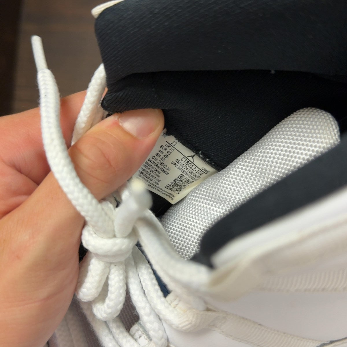 Jordan 11 Retro Legend Blue (2024) Size 11 (Pre-Owned) - Image 7