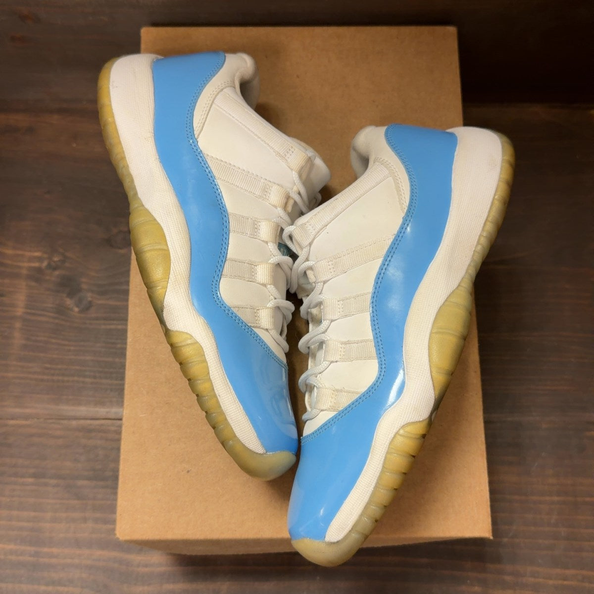 Jordan 11 Retro Low University Blue (GS) Size 7Y (Pre-Owned) - Image 2