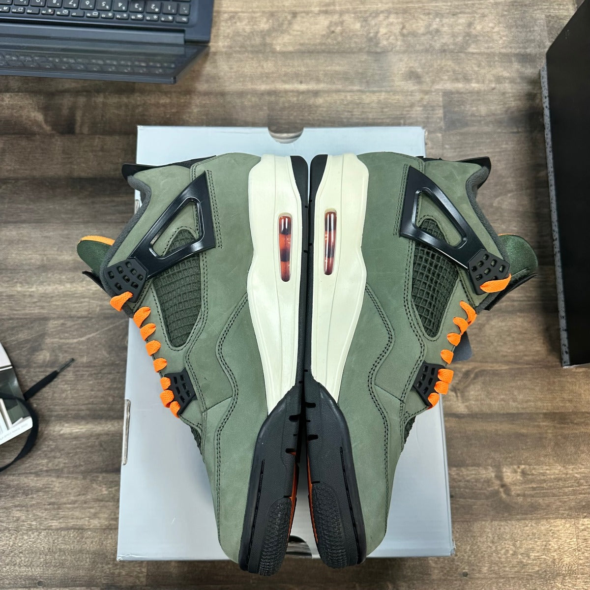 Jordan 4 Retro OG SP Undefeated (2025) Size 10 (Pre-Owned)