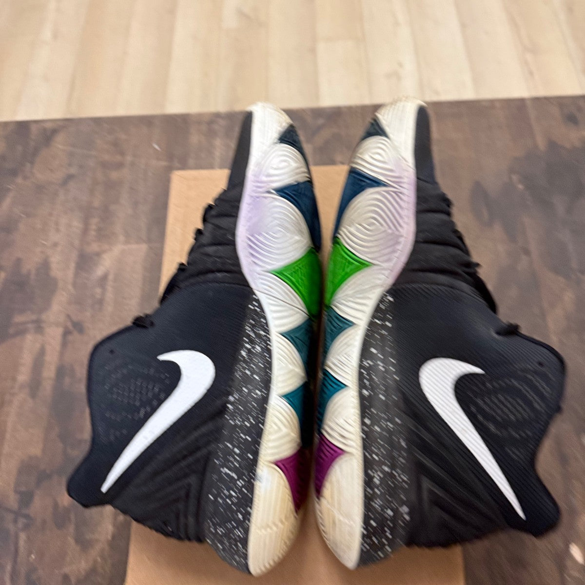 Nike Kyrie 5 Black Magic Size 13 (Pre-Owned) - Image 4