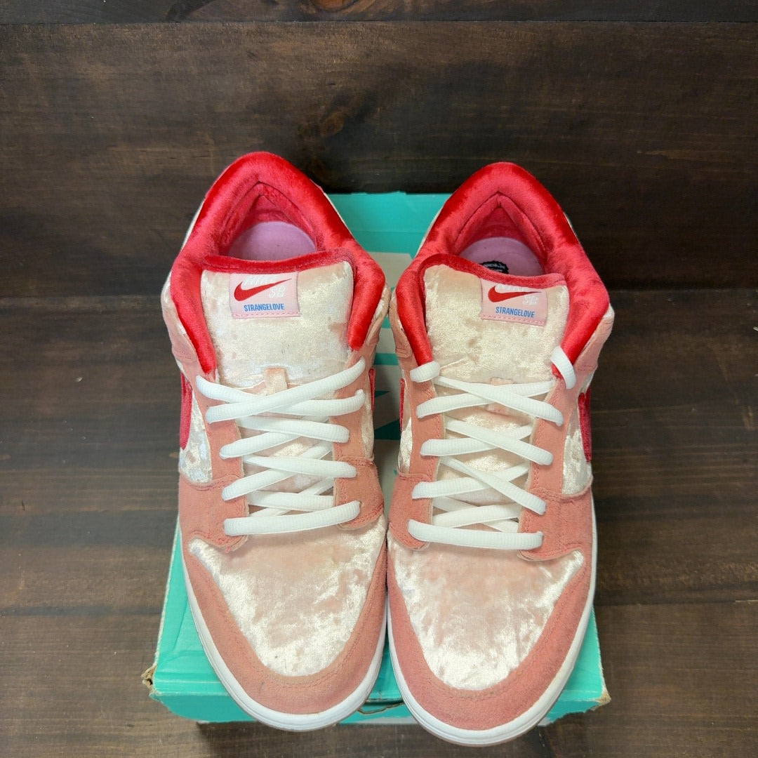 Nike SB Dunk Low StrangeLove Skateboards - Image 3
