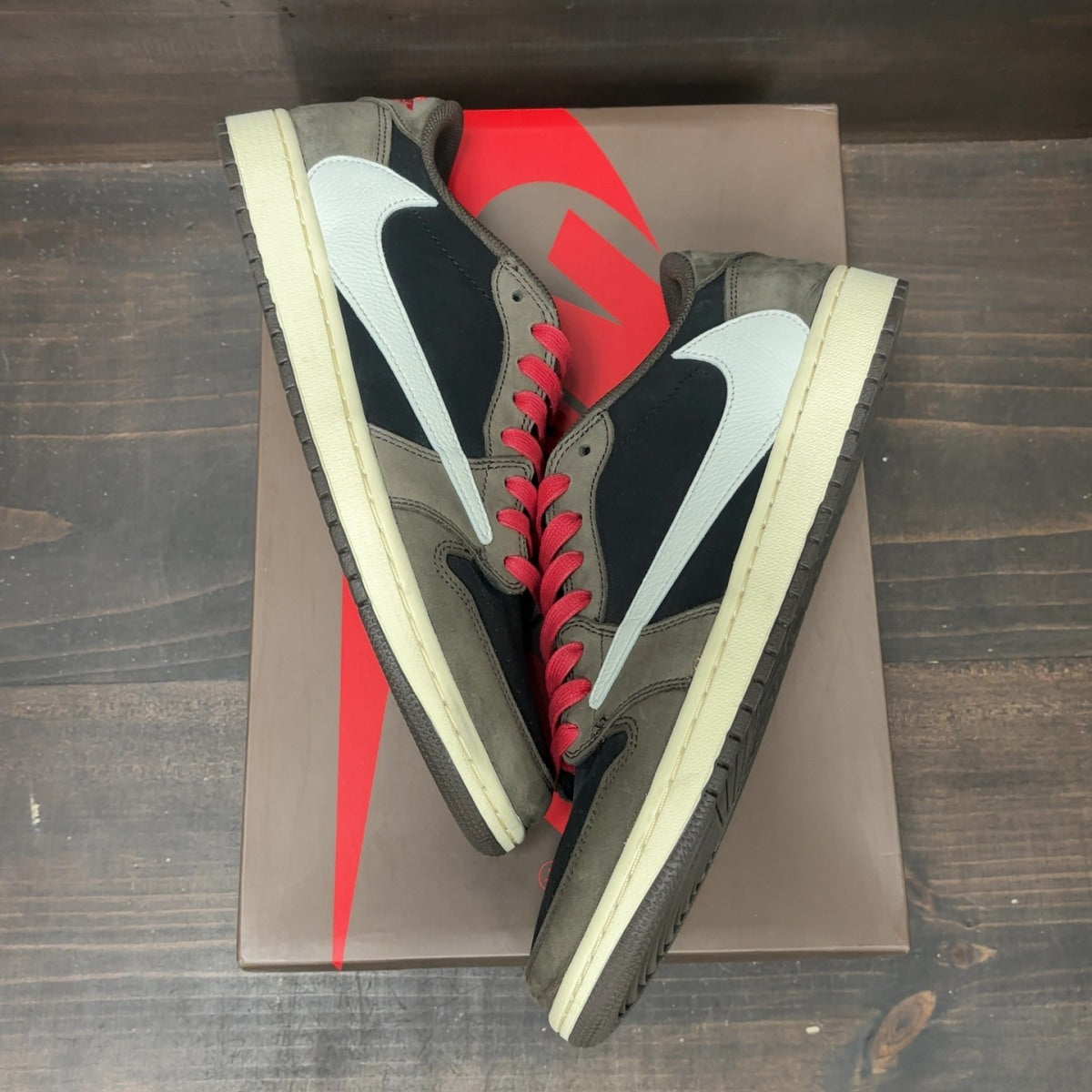 Jordan 1 Retro Low OG SP Travis Scott Mocha Size 11.5 (Pre-Owned) - Image 2