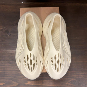adidas Yeezy Foam RNNR Sand - Image 3