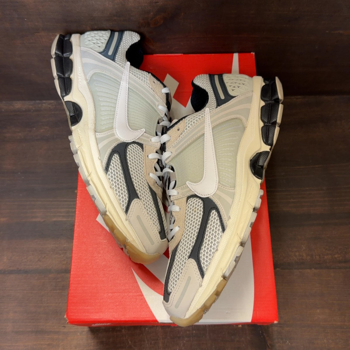 Nike Zoom Vomero 5 Supersonic Light Bone Black - Image 2