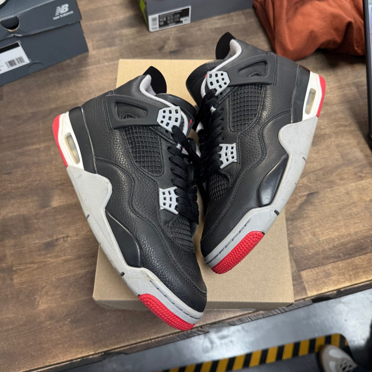 Jordan 4 Retro Bred Reimagined Size 9 (Pre-Owned) - Image 1