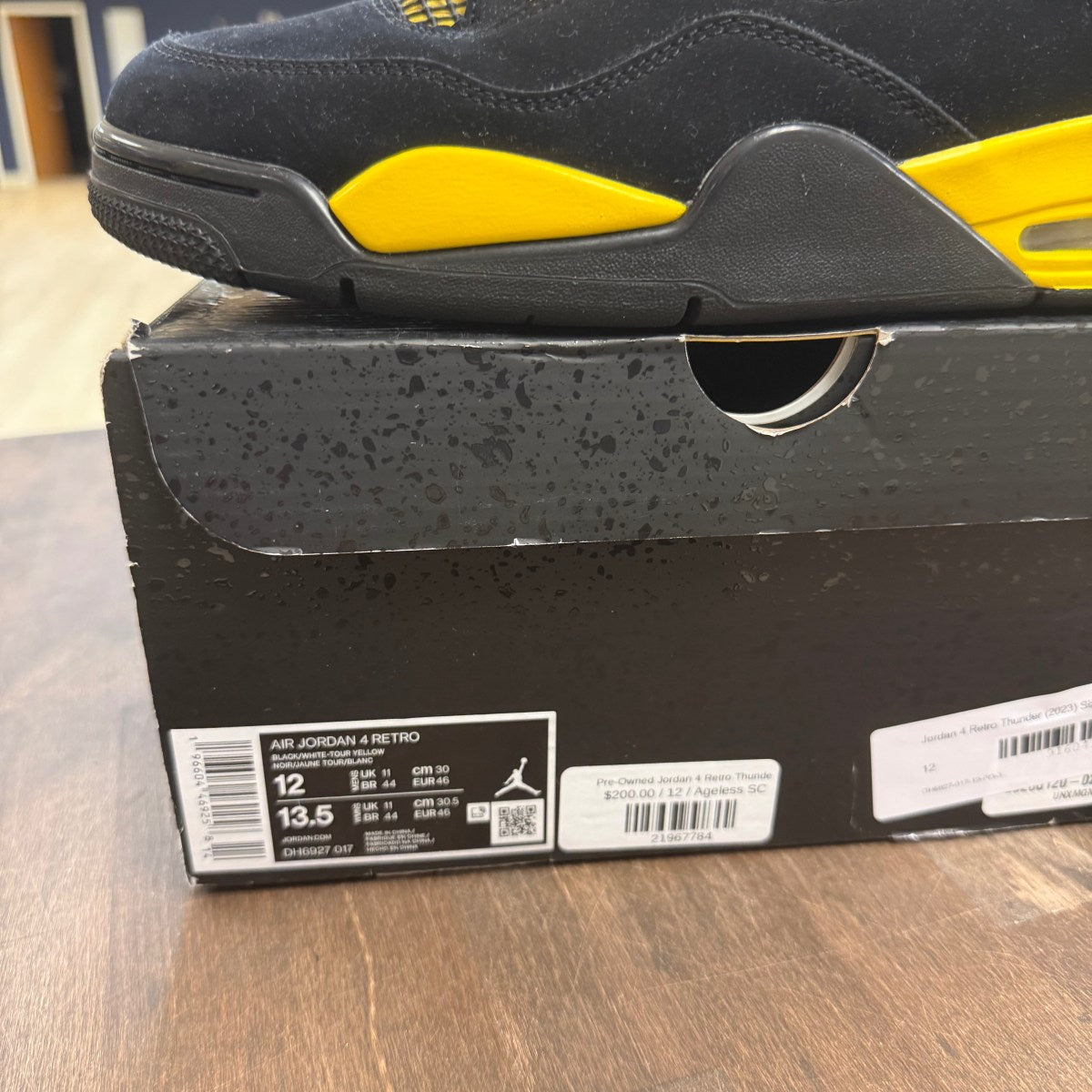 Jordan 4 Retro Thunder (2023) - Image 6