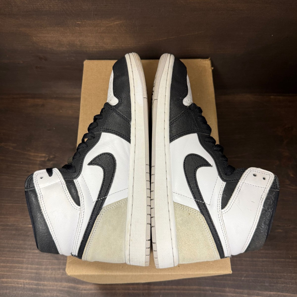 Jordan 1 Retro High OG Bleached Coral Size 9 (Pre-Owned) - Image 5