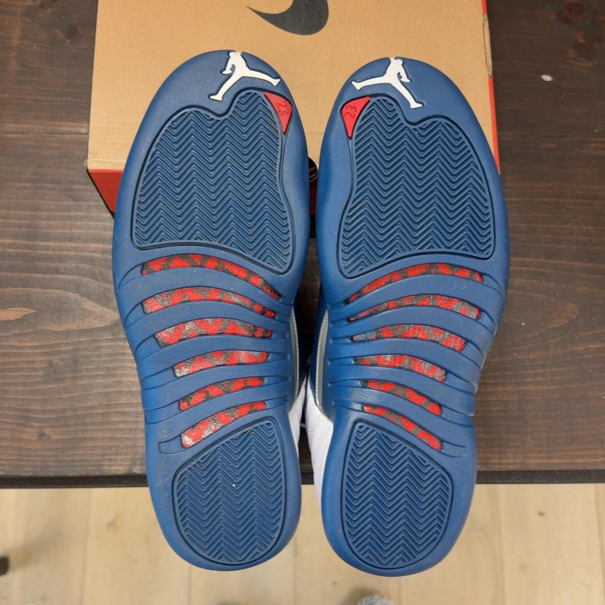 Jordan 12 Retro French Blue (2025) Size 11 (Pre-Owned) - aux