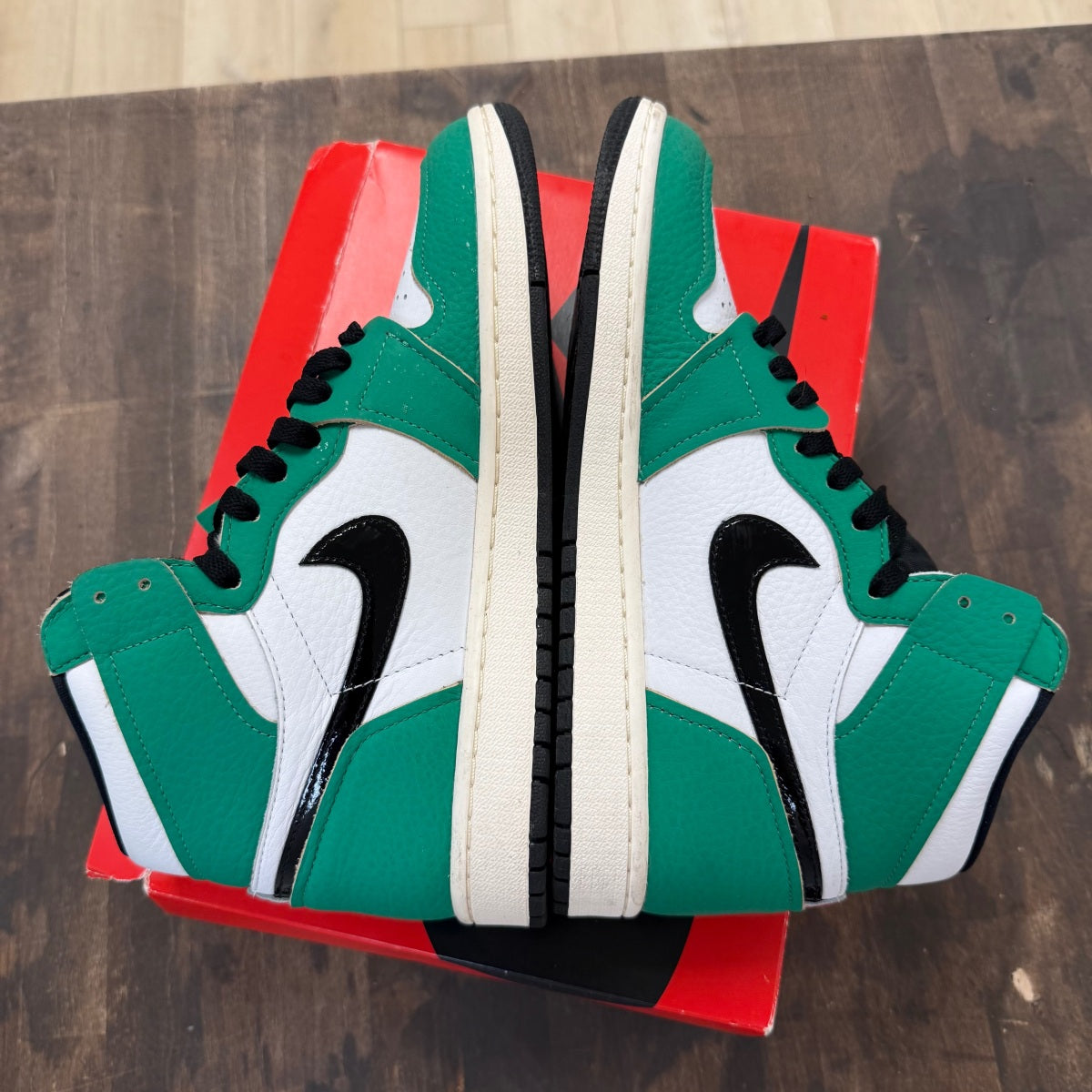 Jordan 1 Retro High Lucky Green (Women's) - Image 5