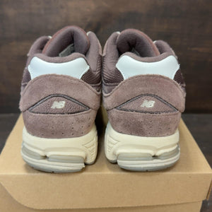 New Balance 2002R Black Fig Size 7 (Pre-Owned) - aux
