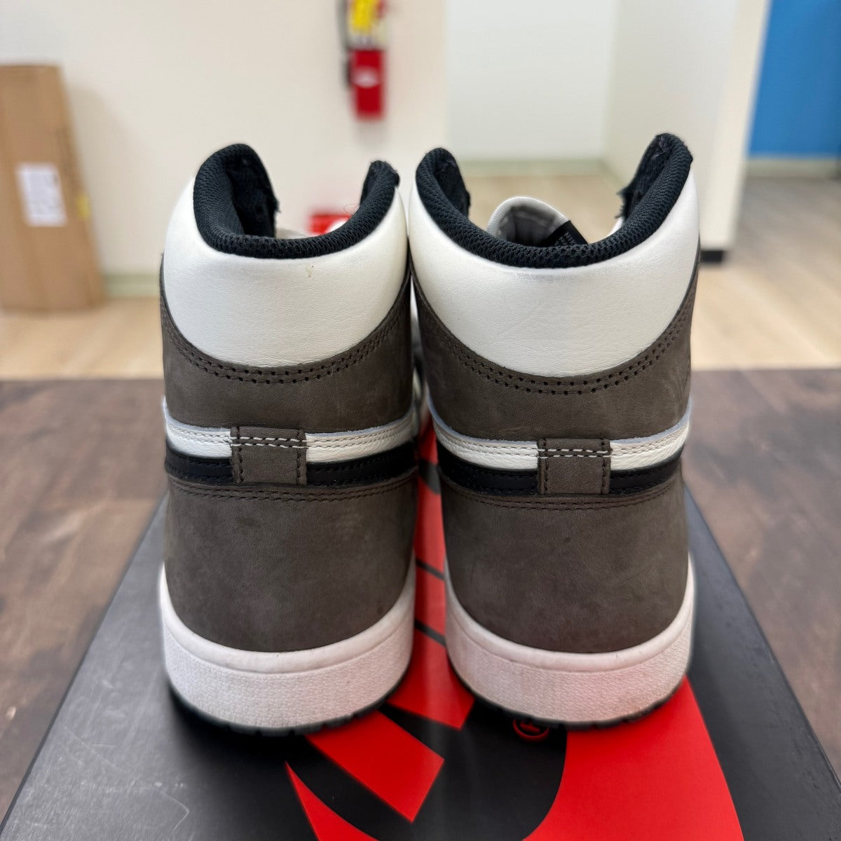 Jordan 1 Retro High Dark Mocha - Image 3