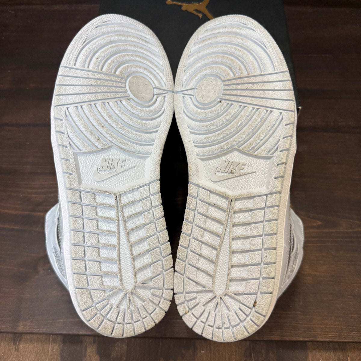 Jordan 1 Mid Pure Platinum Metallic Silver - Image 5