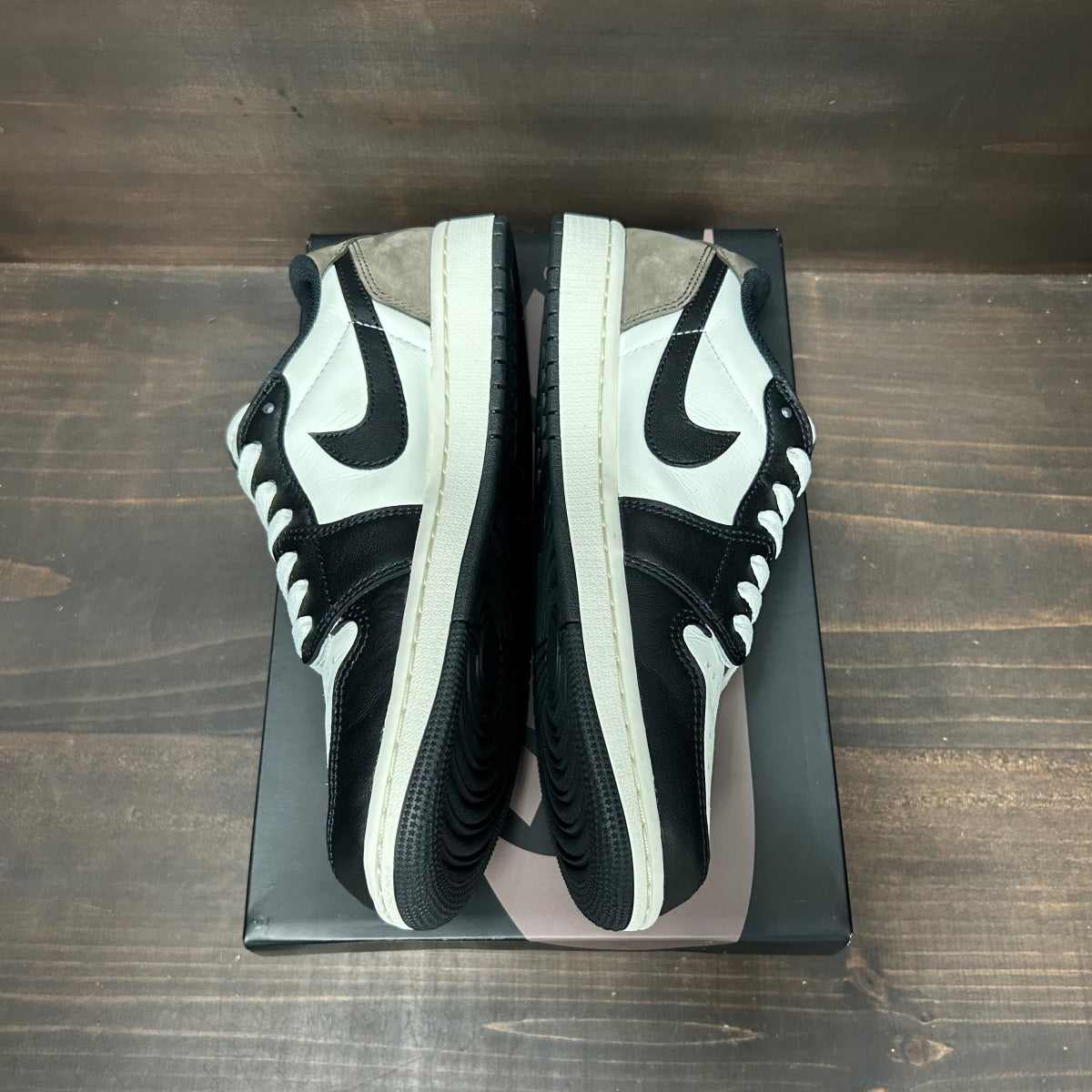 Jordan 1 Retro Low OG Mocha - Image 4