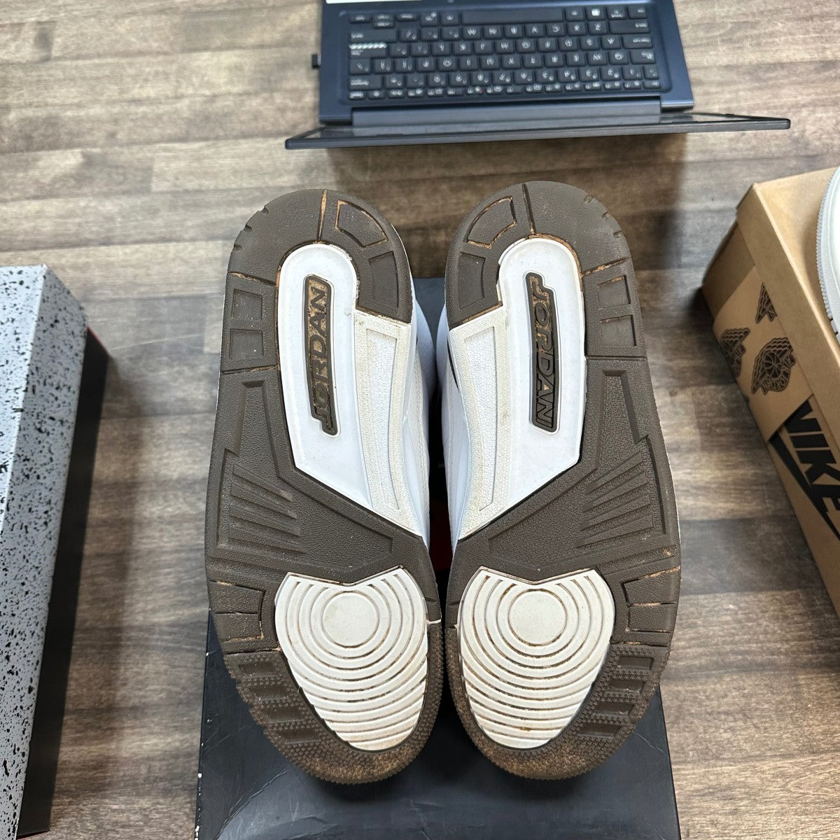 Jordan 3 Retro Mocha (2018) - Image 5