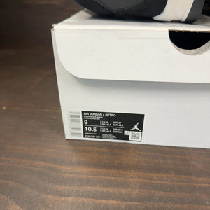 Jordan 4 Retro White Thunder Size 9 (Pre-Owned)