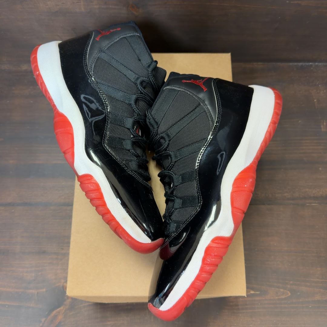 Jordan 11 Retro Playoffs Bred (2019) Size 11 (Pre-Owned) - Image 2