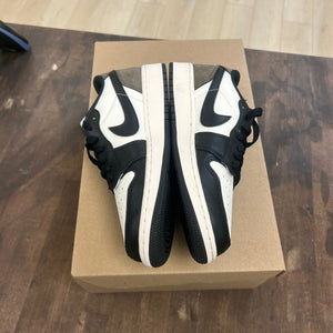 Jordan 1 Retro Low OG Mocha (GS) Size 5Y (Pre-Owned) - Image 3