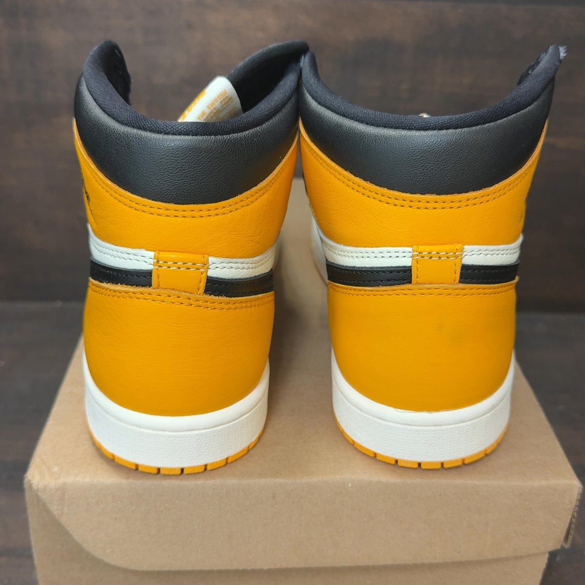 Jordan 1 Retro High OG Taxi Size 8.5 (Pre-Owned) - aux