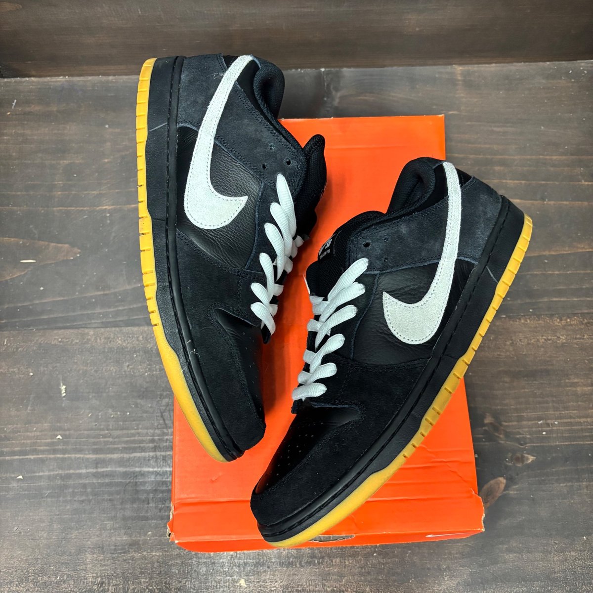 Nike Dunk Low Pro SB Black White Gum Size 12 (Pre-Owned) - back
