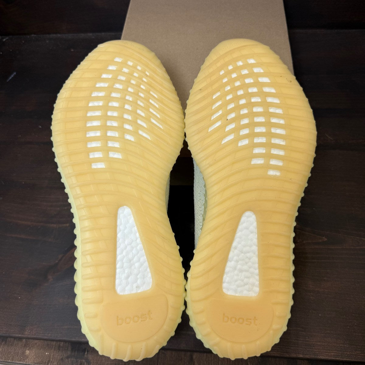 adidas Yeezy Boost 350 V2 Butter Size 11.5 (Pre-Owned) - Image 6