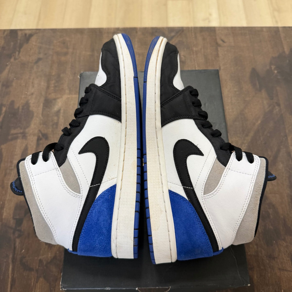 Jordan 1 Mid SE Royal Black Toe - Image 4