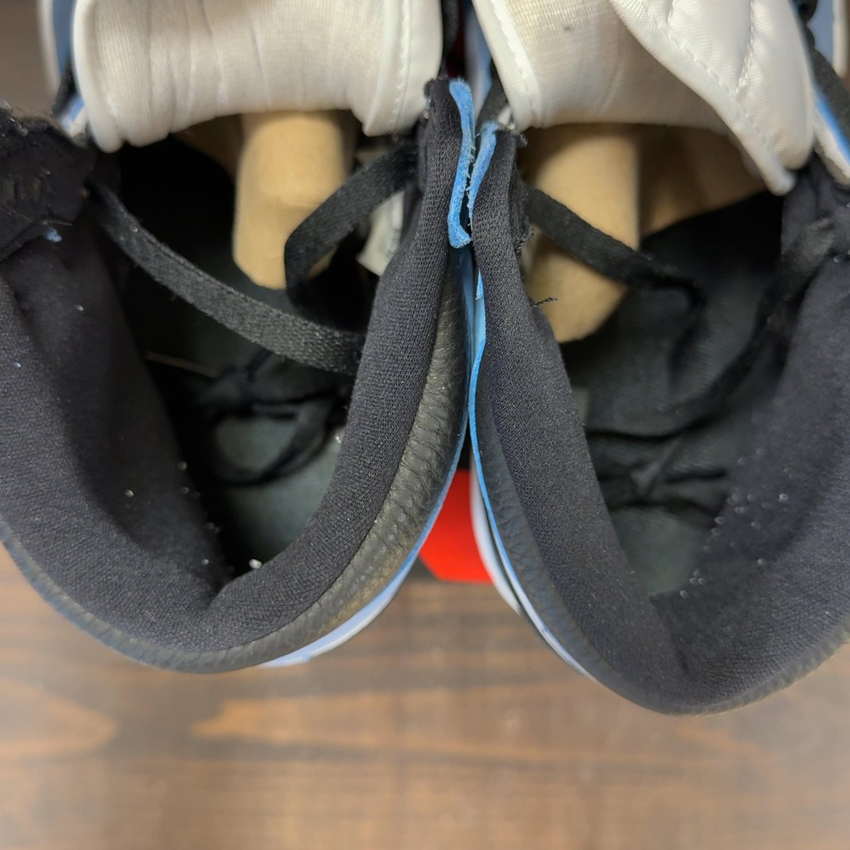 Jordan 1 Retro High OG University Blue Size 12 (Pre-Owned) - aux