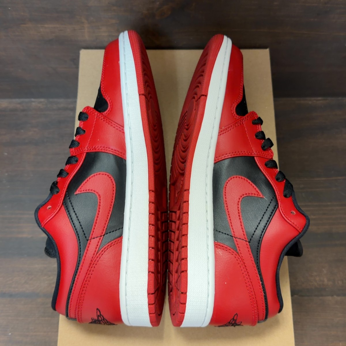 Jordan 1 Low Reverse Bred Size 8 (Pre-Owned) - Image 5
