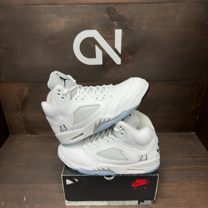 Jordan 5 Retro White Metallic (2026) Size 10.5 (Pre-Owned)
