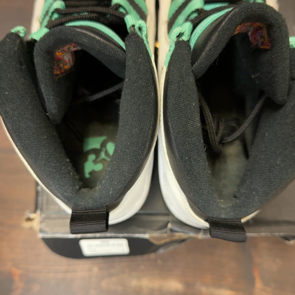 Jordan 10 Retro Verde (GS) Size 7Y (Pre-Owned) - Image 6