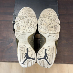 Jordan 9 Retro Statue - Image 7