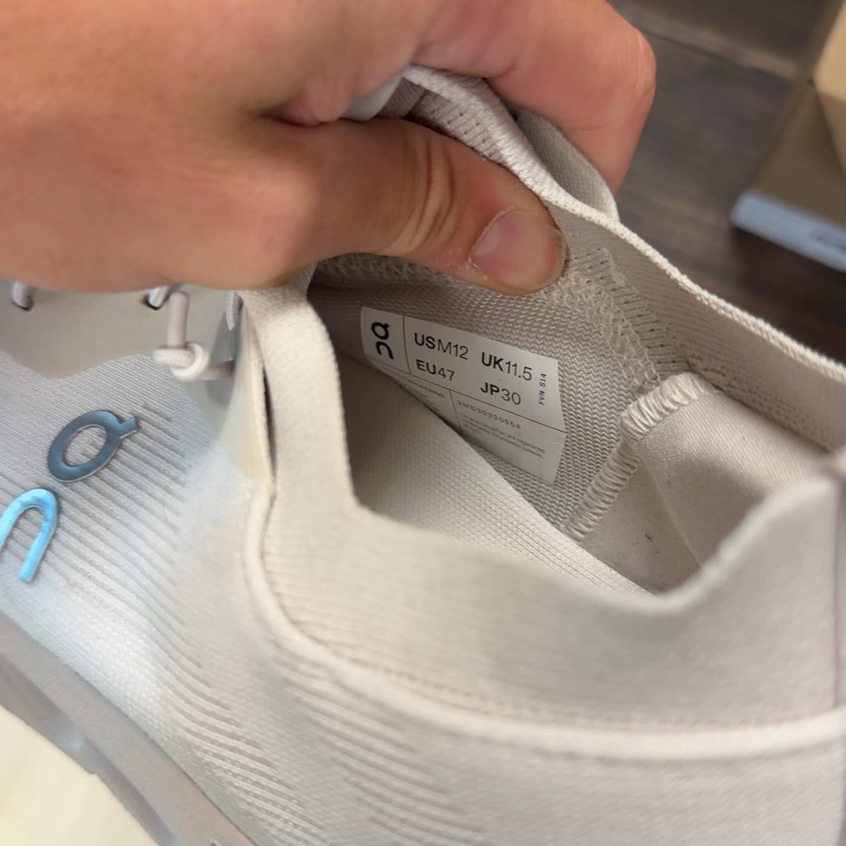 On Running Cloudtilt Loewe Sand Size 12 (Pre-Owned) - aux