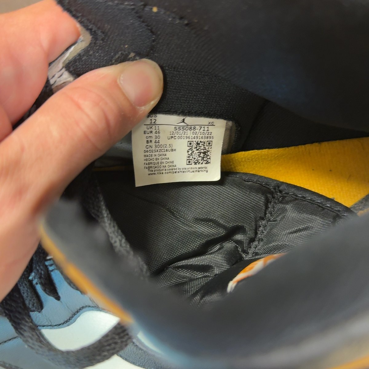 Jordan 1 Retro High OG Taxi Size 12 (Pre-Owned) - aux