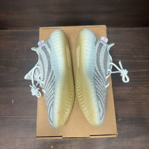 adidas Yeezy Boost 350 V2 Blue Tint Size 9 (Pre-Owned) - Image 4