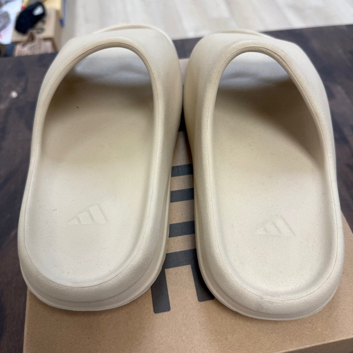 adidas Yeezy Slide Bone (2022/2023 Restock) - Image 2