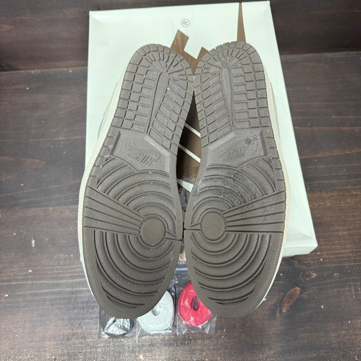Jordan 1 Retro Low OG SP Travis Scott Reverse Mocha Size 12.5 (Pre-Owned) - box
