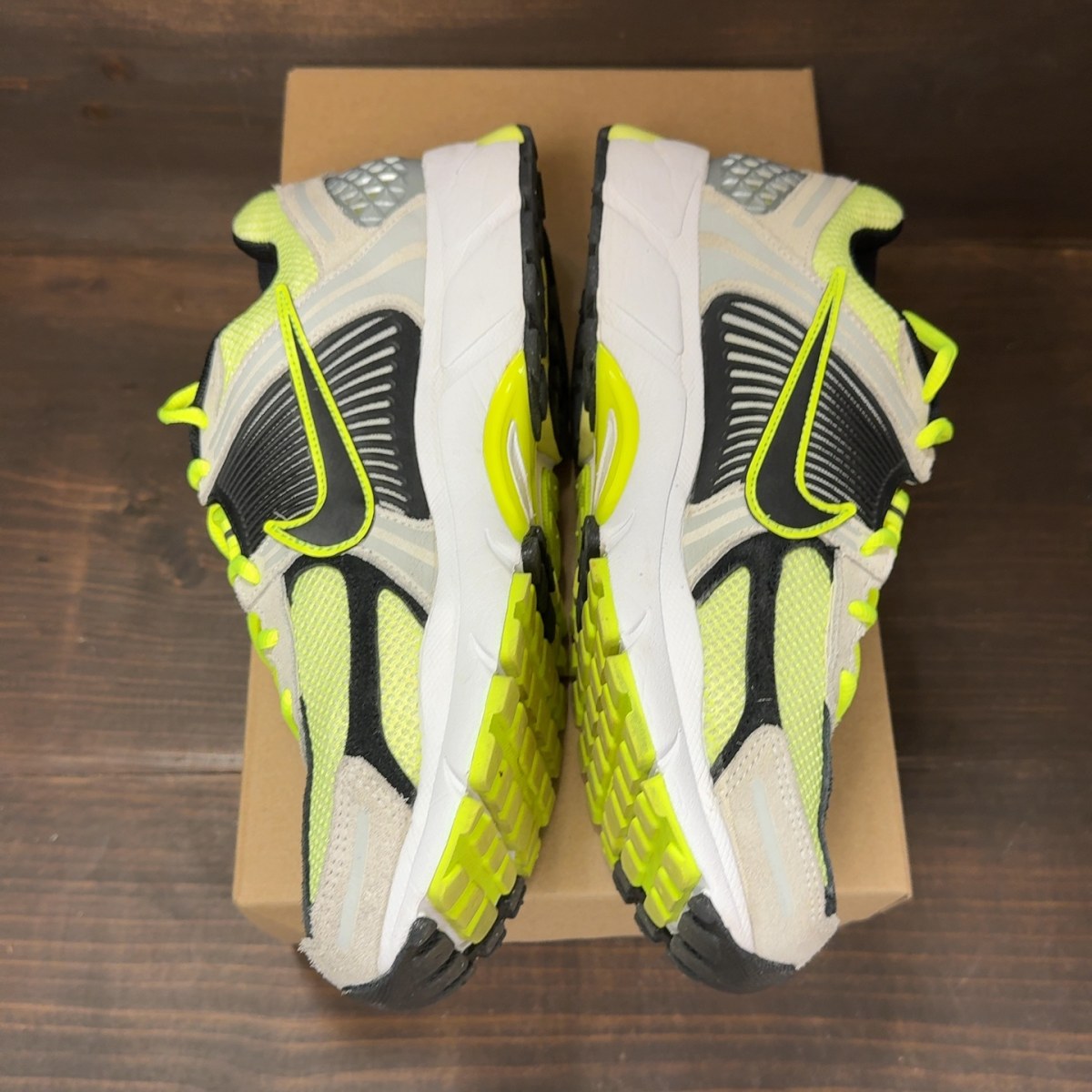 Nike Zoom Vomero 5 Life Lime Size 10.5 (Pre-Owned) - Image 4