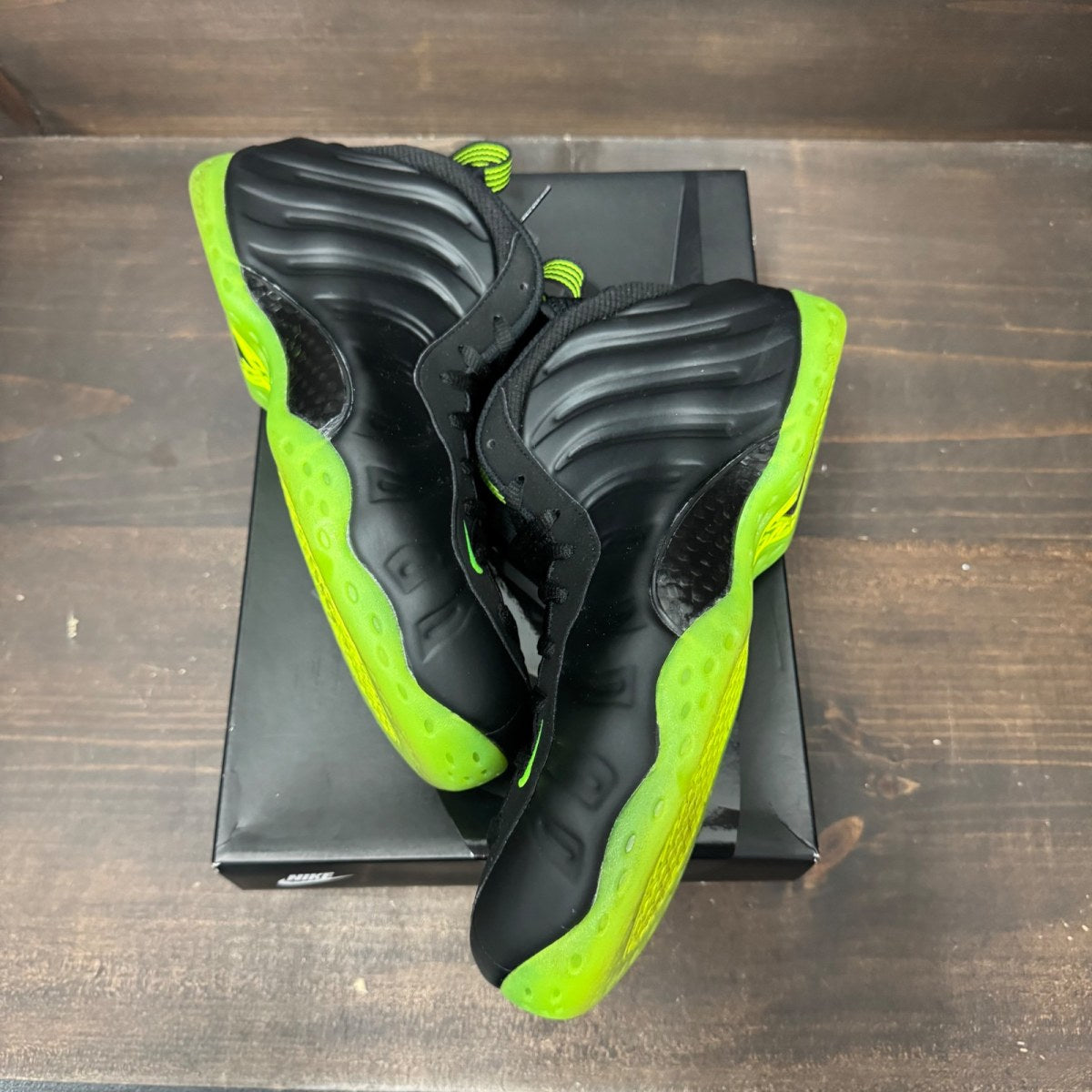 Nike Air Foamposite One Black Volt - Image 2