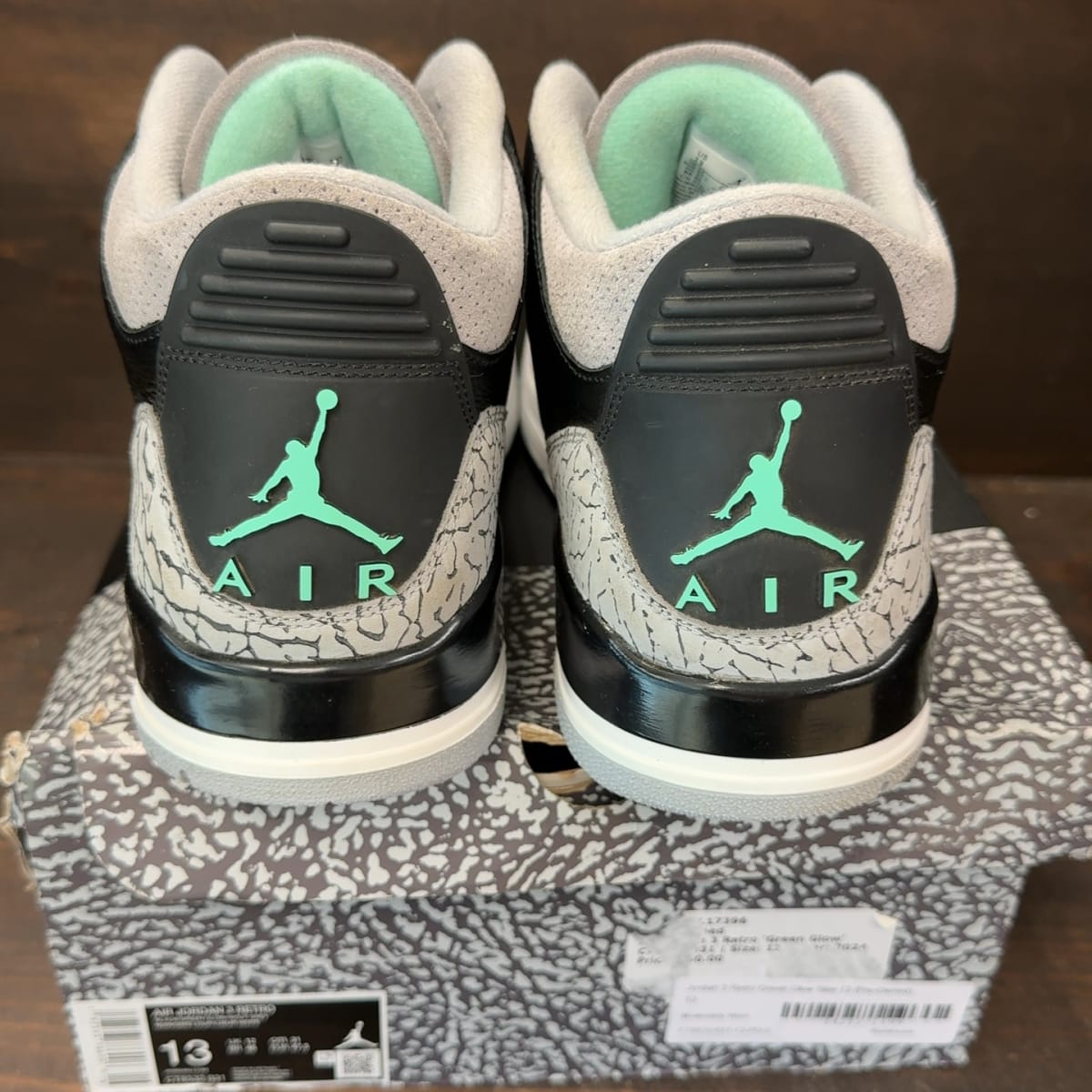 Jordan 3 Retro Green Glow Size 13 (Pre-Owned) - aux