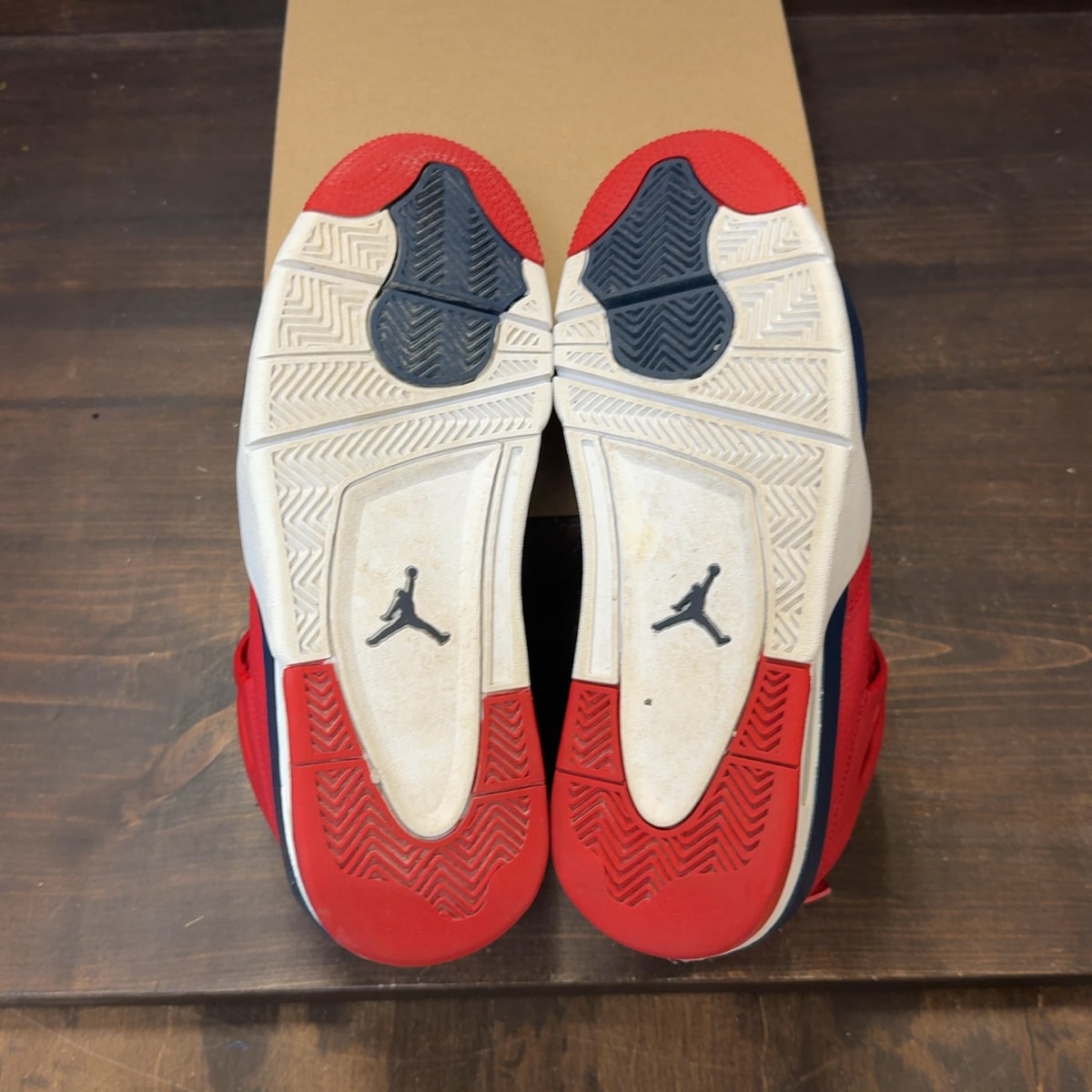 Jordan 4 Retro FIBA (2019) Size 8.5 (Pre-Owned) - Image 7