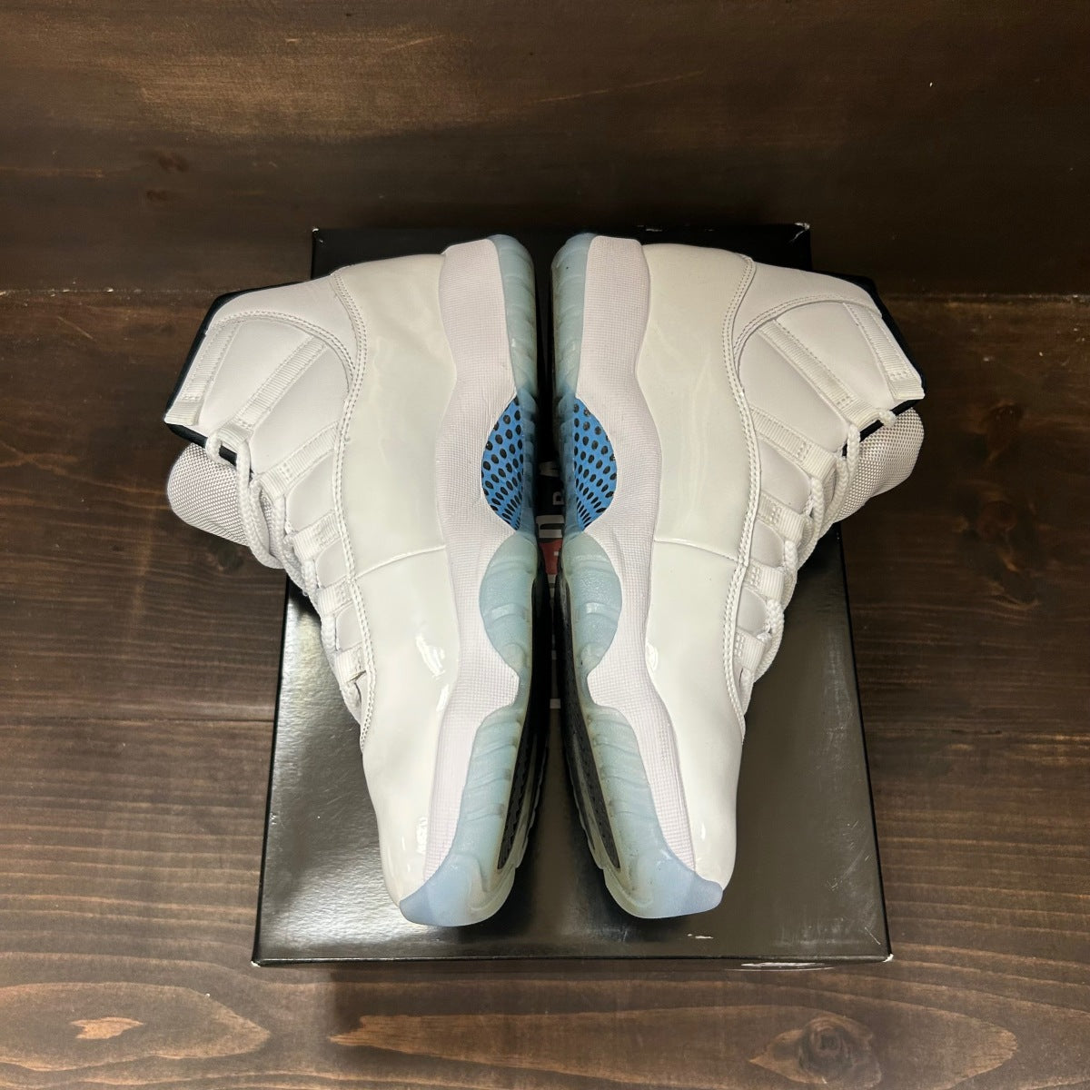 Jordan 11 Retro Legend Blue (2024) - Image 4