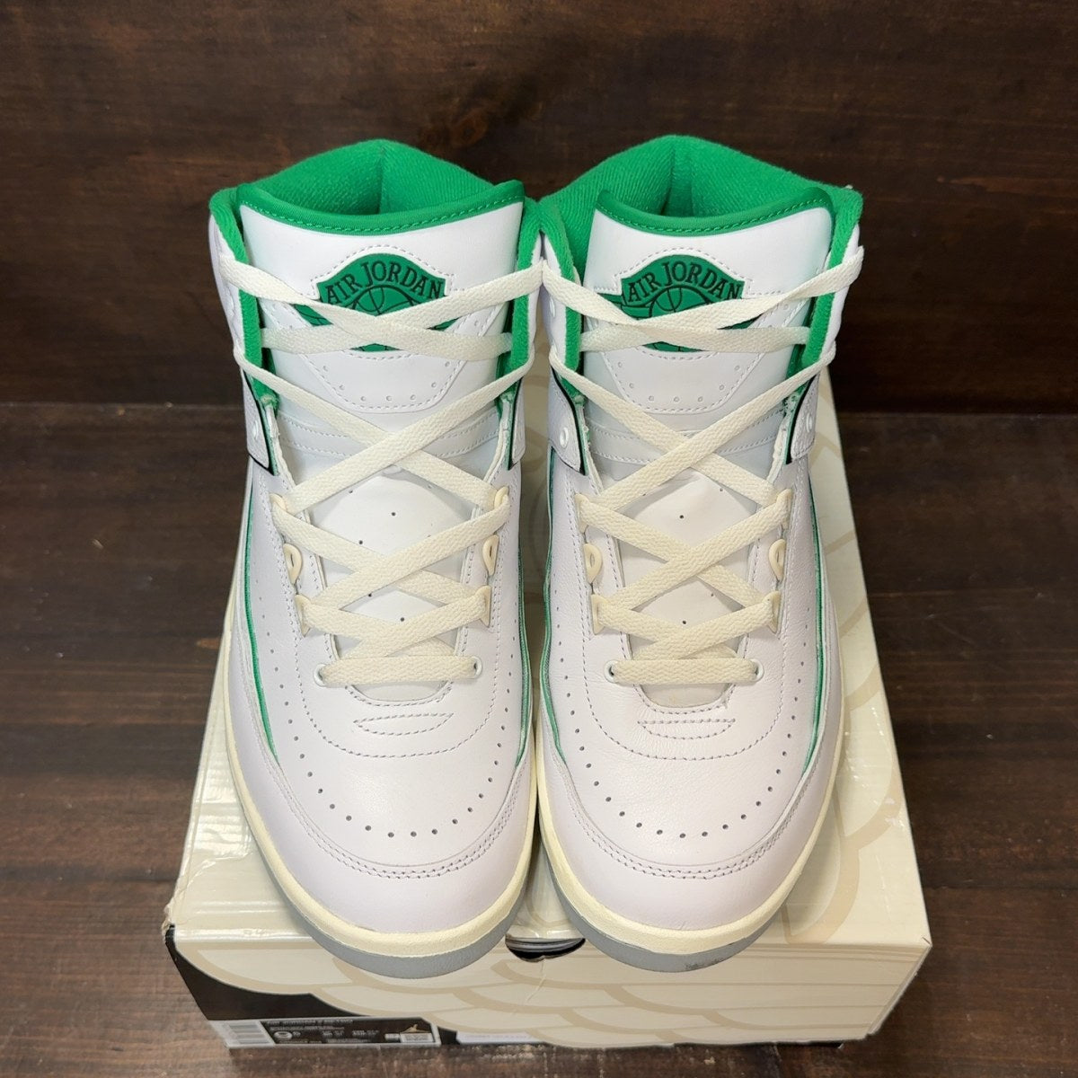 Jordan 2 Retro Lucky Green Size 9.5 (Pre-Owned) - tag