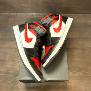 Jordan 1 Mid White Black Red (2022) - Image 2