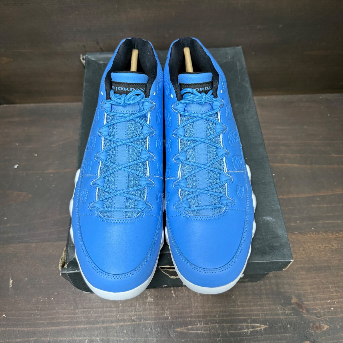 Jordan 9 Retro Low Pantone Size 10.5 (Pre-Owned) - back