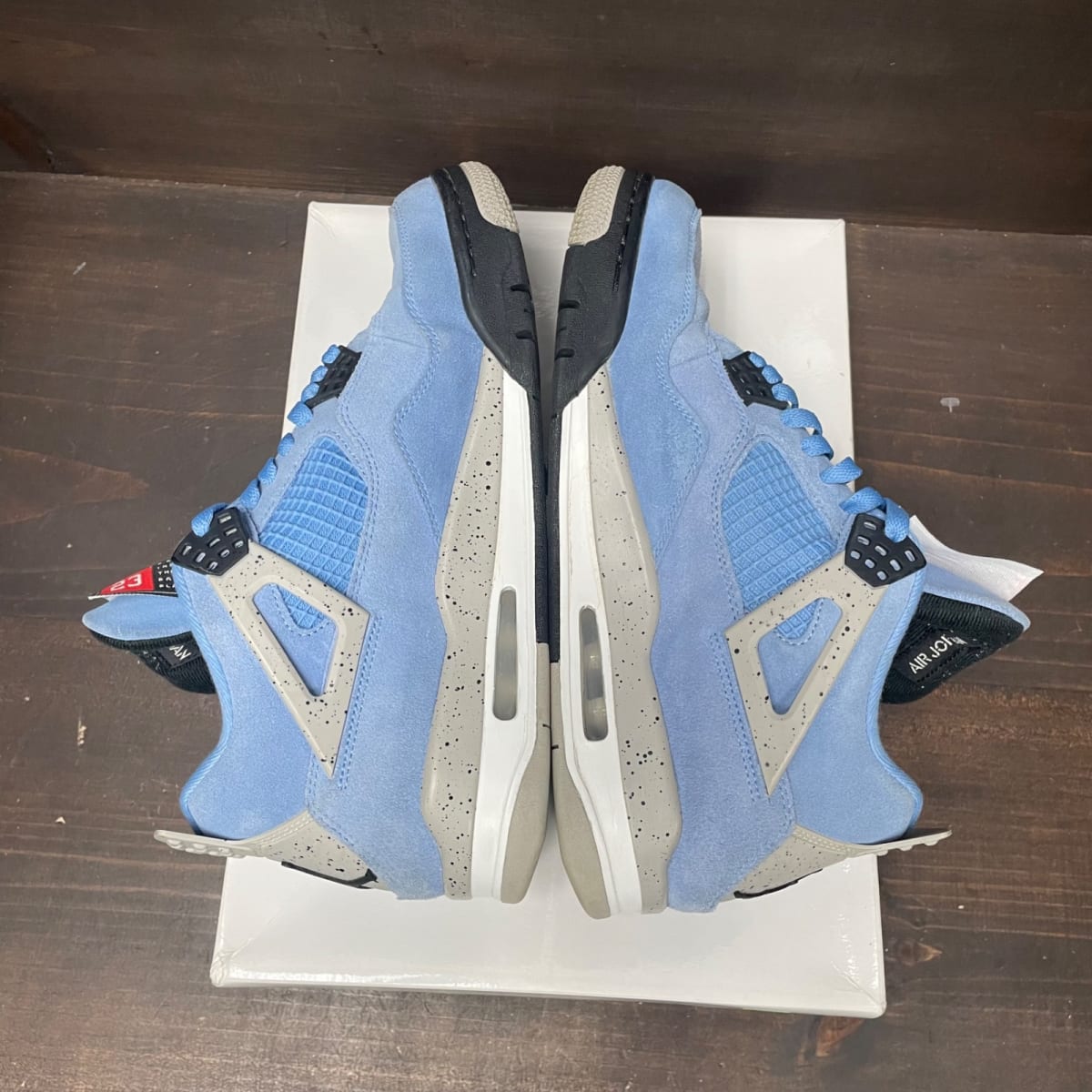 Jordan 4 Retro University Blue Size 10 (Pre-Owned) - tag